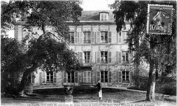 La façade du musée Dubois-Boucher, carte postale 